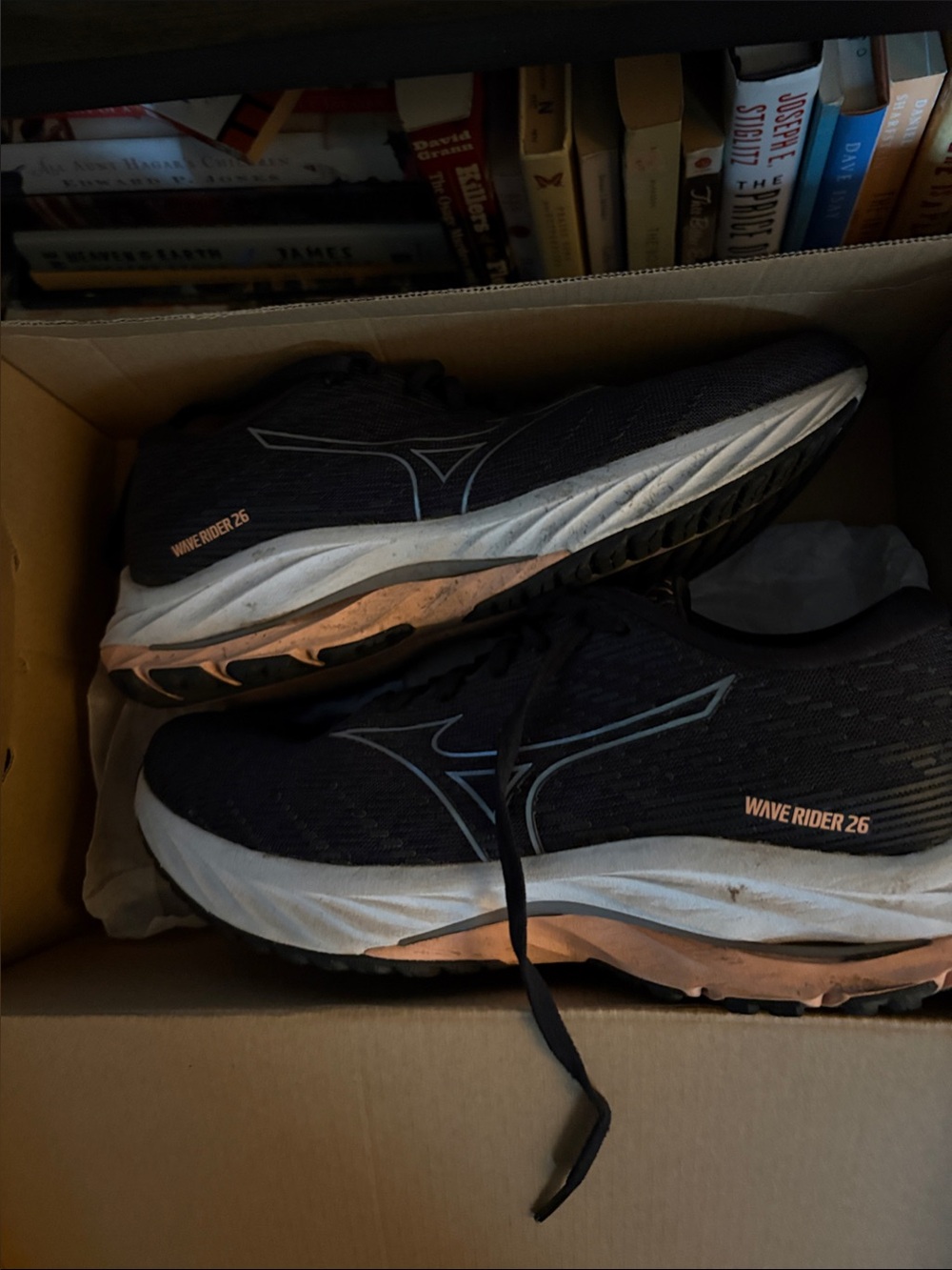 Mizuno Wave Rider 26 Athletic Running Shoes - Black with White Midsole